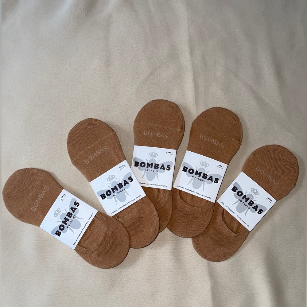 Nude bombas socks size large